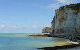 Nid Douillet Pour 2.. A 50 Metres De La Plage